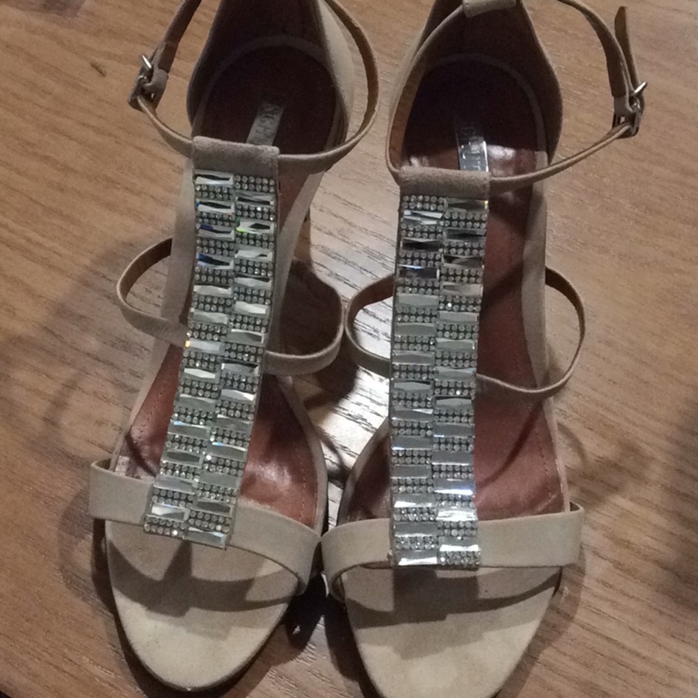 Schutz nobuck oyster heel